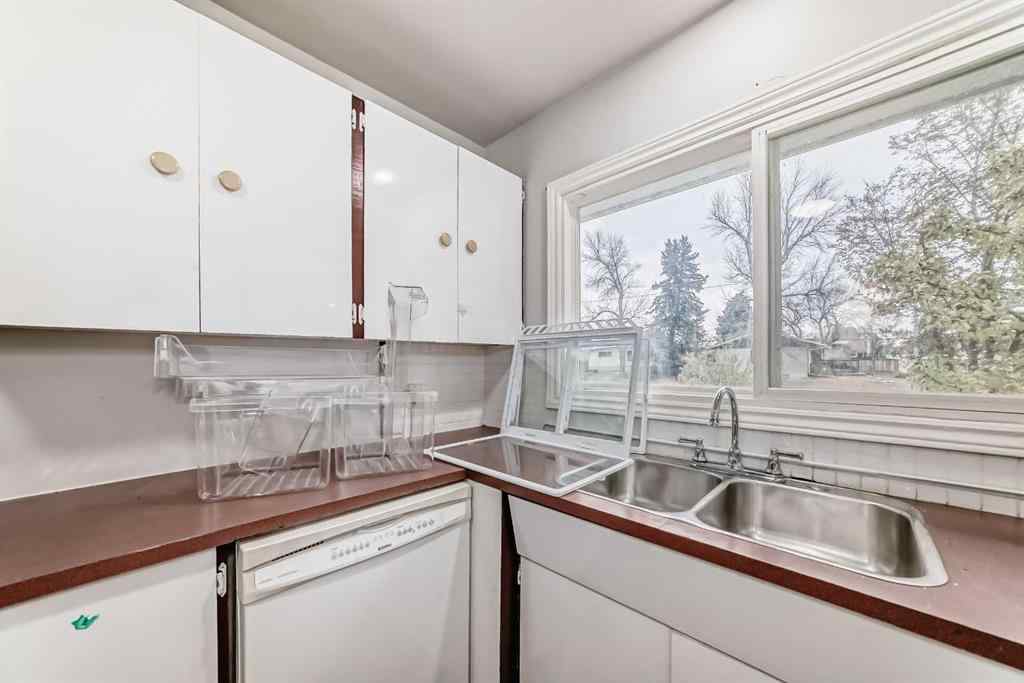 MLS® A2265539 - 1403 19 Street NE in Mayland Heights Calgary, Residential