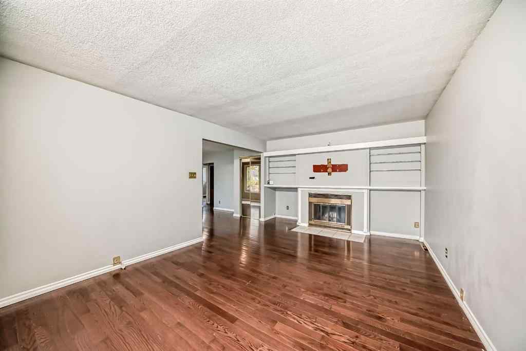 MLS® A2265539 - 1403 19 Street NE in Mayland Heights Calgary, Residential
