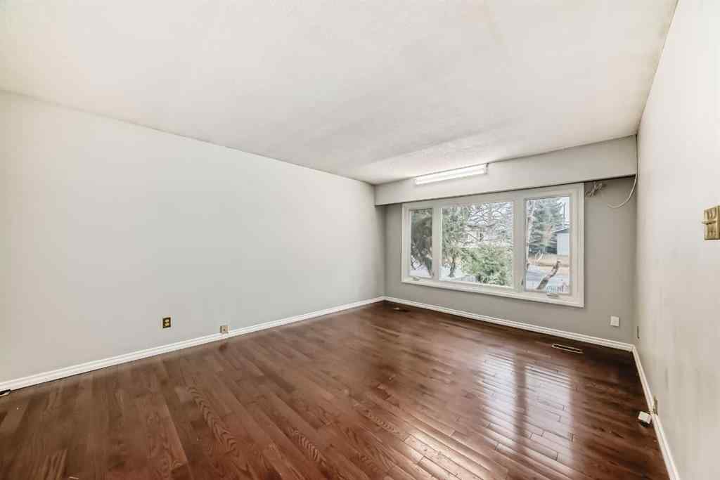 MLS® A2265539 - 1403 19 Street NE in Mayland Heights Calgary, Residential