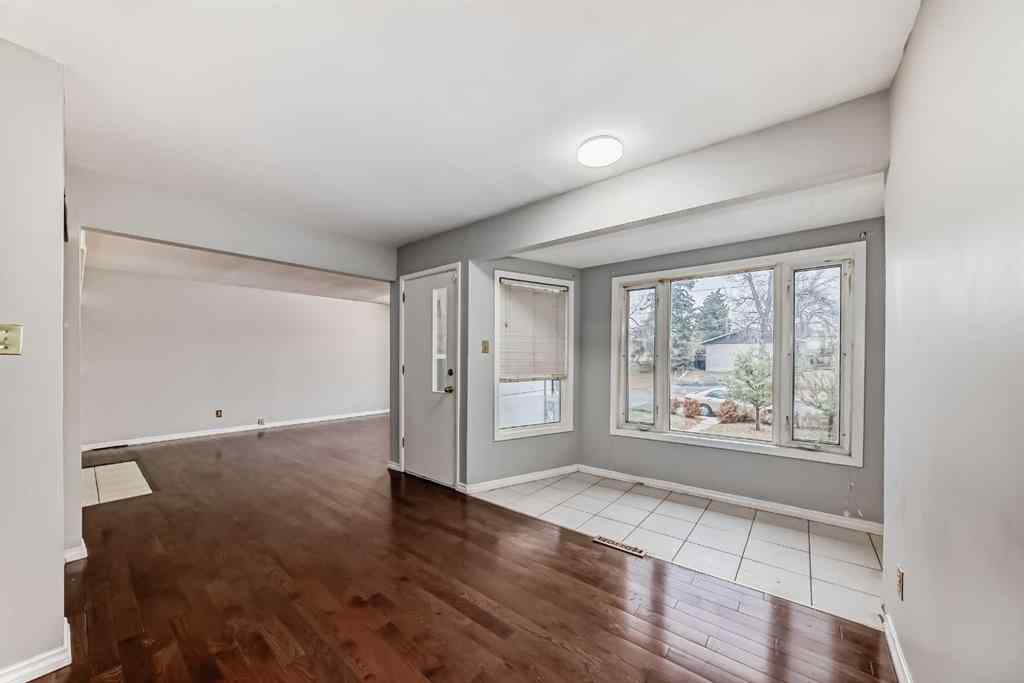 MLS® A2265539 - 1403 19 Street NE in Mayland Heights Calgary, Residential