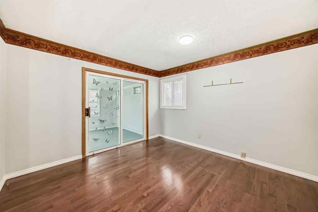 MLS® A2265539 - 1403 19 Street NE in Mayland Heights Calgary, Residential