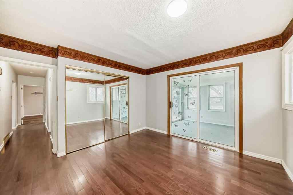 MLS® A2265539 - 1403 19 Street NE in Mayland Heights Calgary, Residential