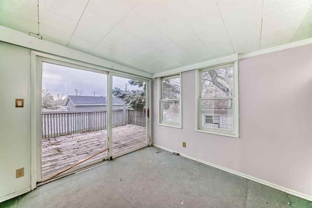 MLS® A2265539 - 1403 19 Street NE in Mayland Heights Calgary, Residential