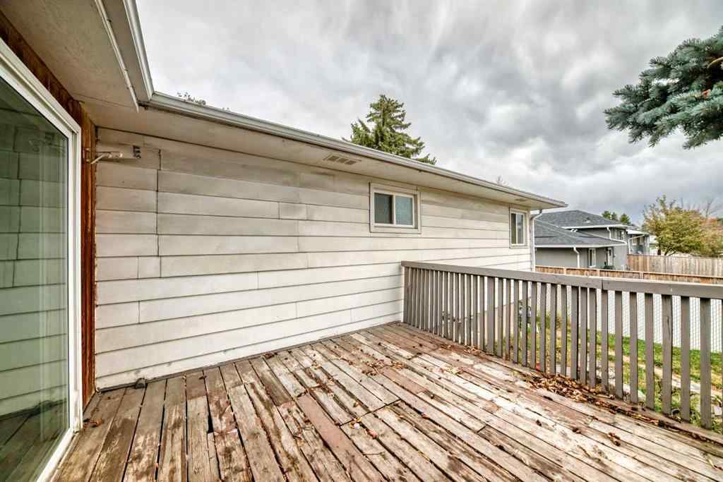 MLS® A2265539 - 1403 19 Street NE in Mayland Heights Calgary, Residential