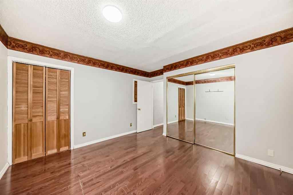 MLS® A2265539 - 1403 19 Street NE in Mayland Heights Calgary, Residential