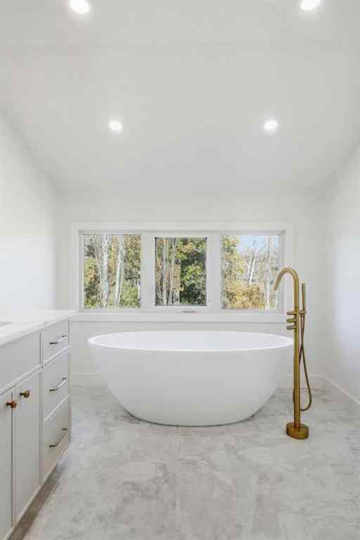 MLS® A2265542 - 1016 Mapleglade Drive SE in Maple Ridge Calgary, Residential