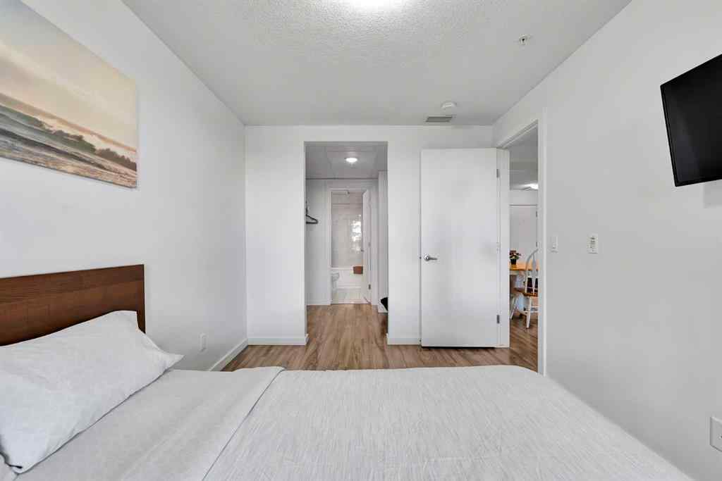 MLS® A2265543 - Unit #206 1629 38 Street SW in Rosscarrock Calgary, Residential