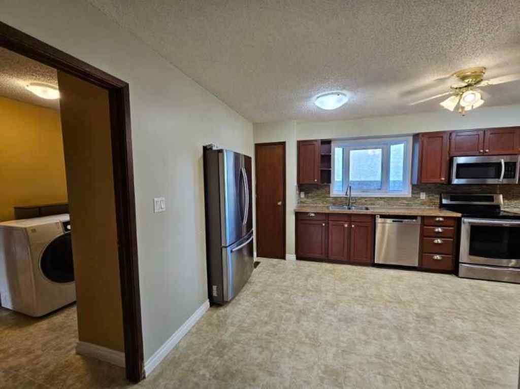 MLS® A2265546 - 10600 106 Avenue  in NONE Fairview, Residential