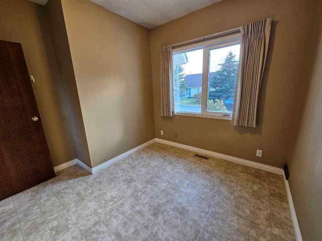 MLS® A2265546 - 10600 106 Avenue  in NONE Fairview, Residential