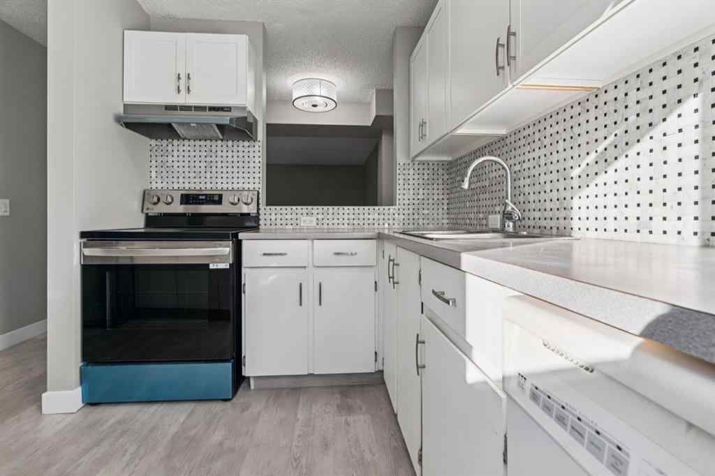 MLS® A2265548 - Unit #15 4810 40 Avenue SW in Glamorgan Calgary, Residential