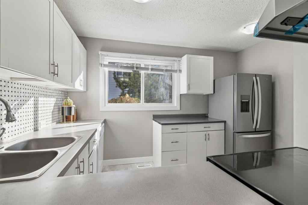 MLS® A2265548 - Unit #15 4810 40 Avenue SW in Glamorgan Calgary, Residential