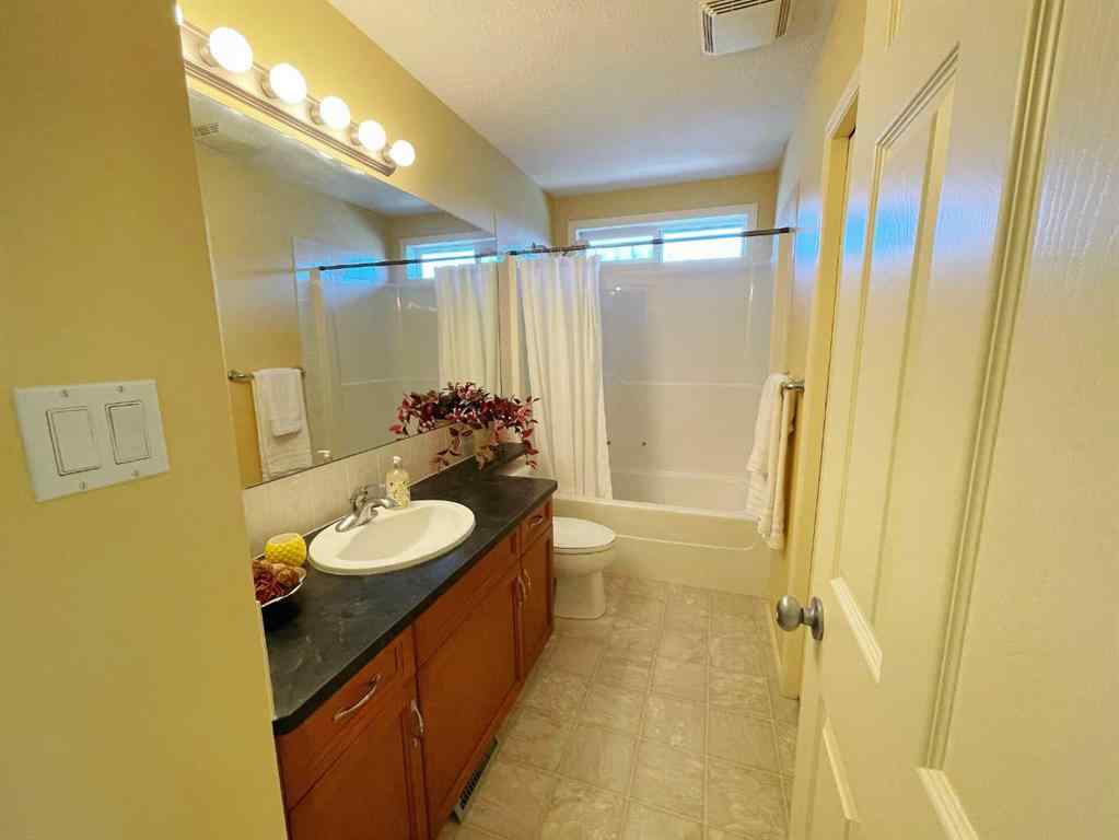 MLS® A2265550 - 221 Coulee Creek Manor  in Southgate Lethbridge, Residential