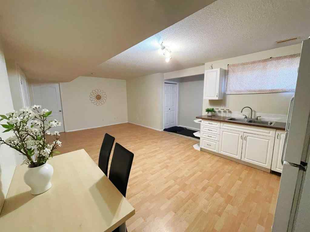 MLS® A2265550 - 221 Coulee Creek Manor  in Southgate Lethbridge, Residential