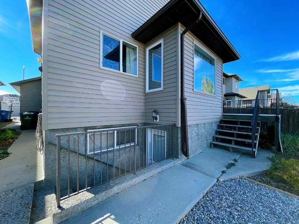 MLS® A2265550 - 221 Coulee Creek Manor  in Southgate Lethbridge, Residential