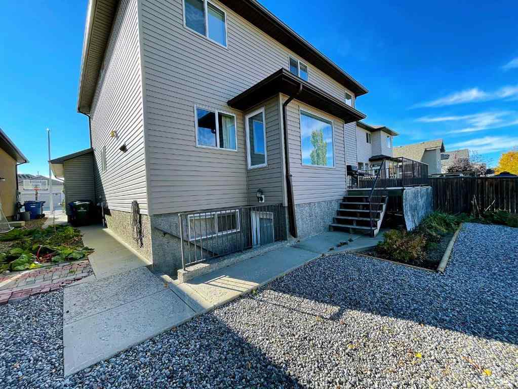 MLS® A2265550 - 221 Coulee Creek Manor  in Southgate Lethbridge, Residential