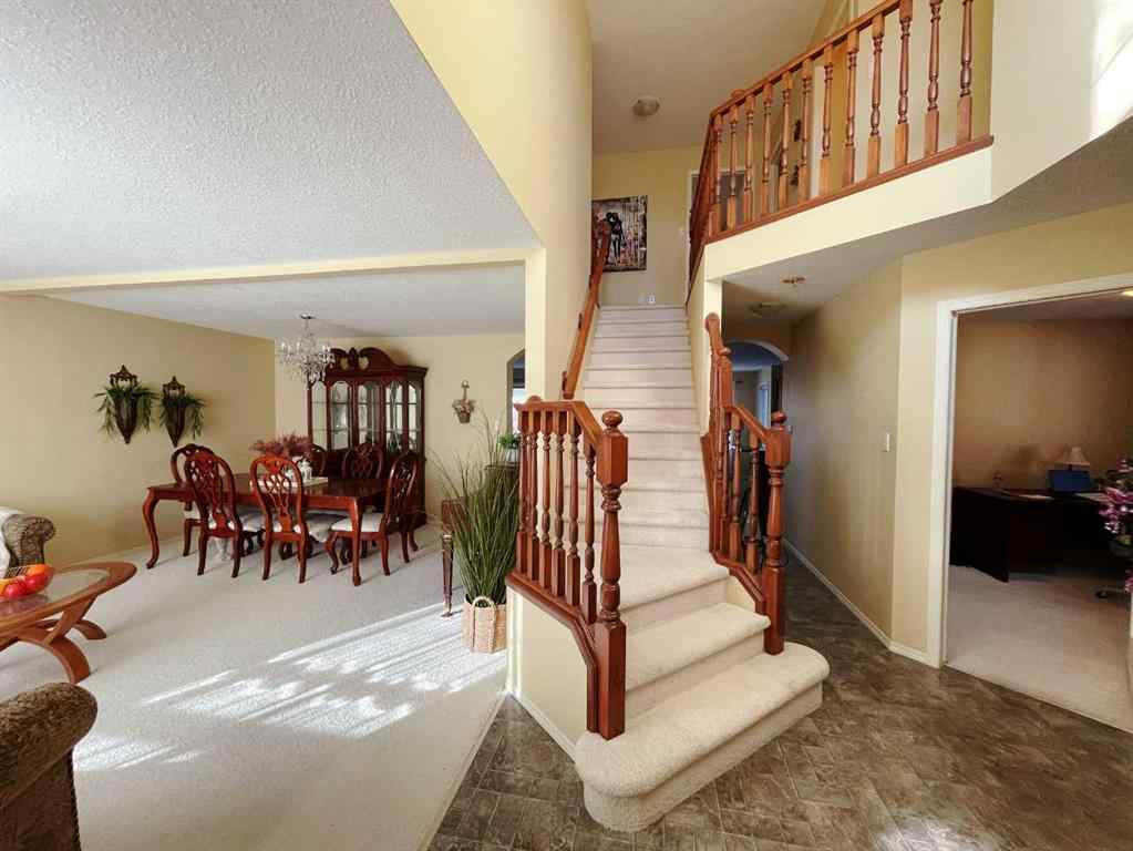 MLS® A2265550 - 221 Coulee Creek Manor  in Southgate Lethbridge, Residential