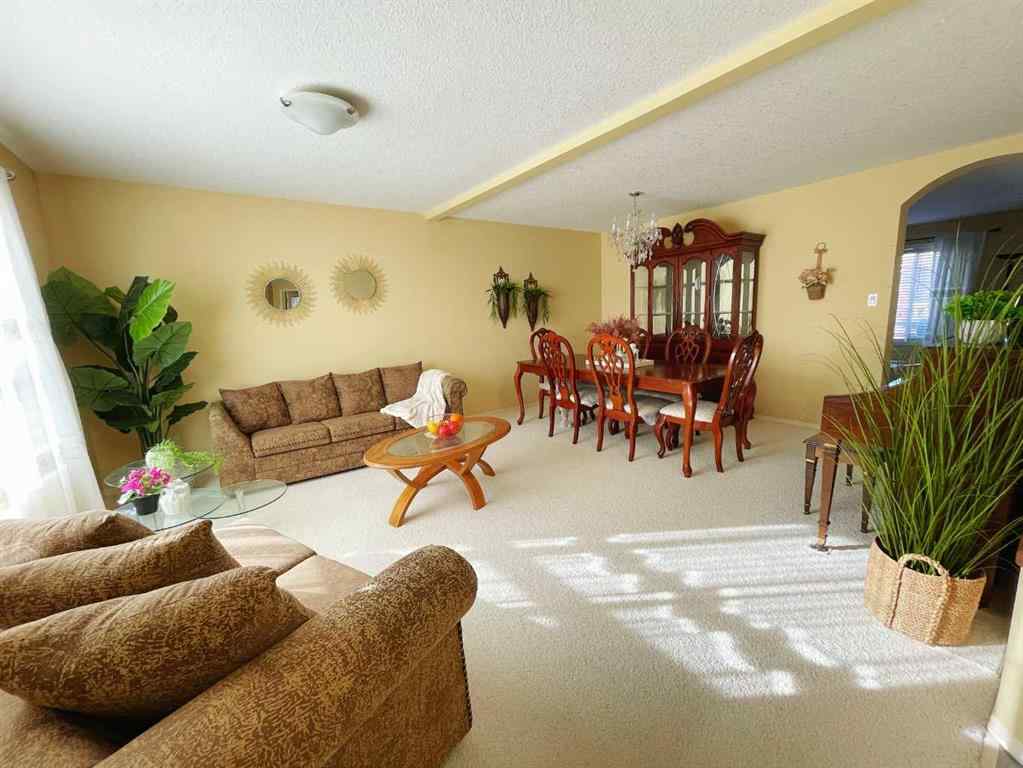 MLS® A2265550 - 221 Coulee Creek Manor  in Southgate Lethbridge, Residential