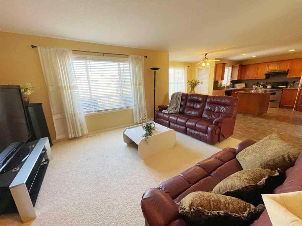 MLS® A2265550 - 221 Coulee Creek Manor  in Southgate Lethbridge, Residential