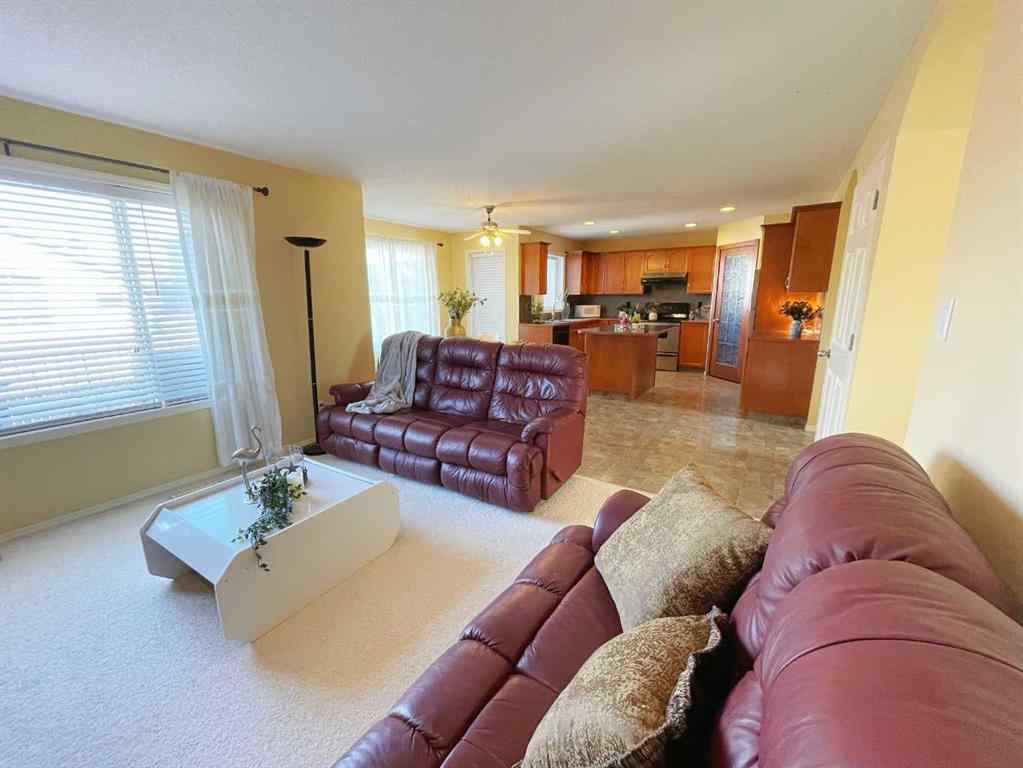 MLS® A2265550 - 221 Coulee Creek Manor  in Southgate Lethbridge, Residential