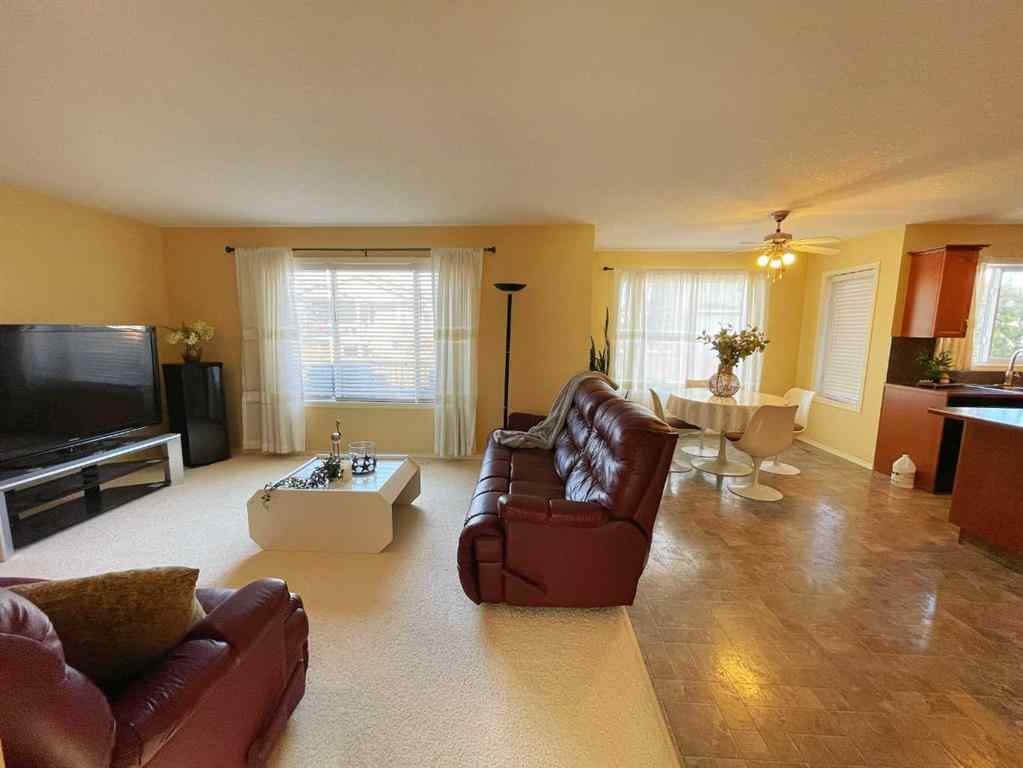 MLS® A2265550 - 221 Coulee Creek Manor  in Southgate Lethbridge, Residential