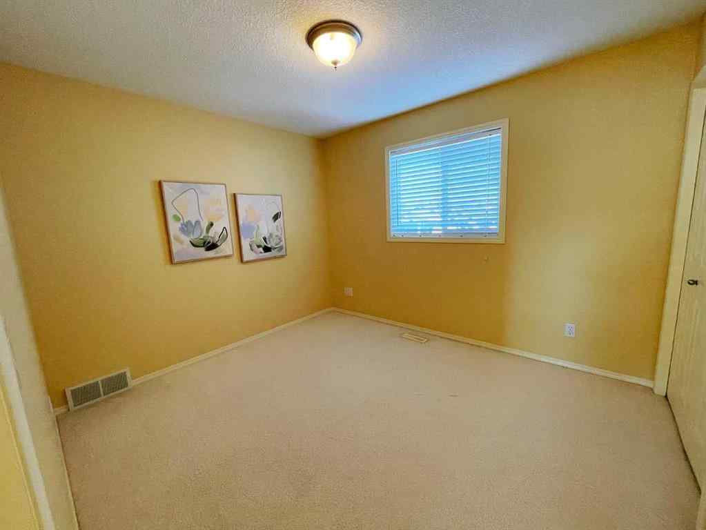 MLS® A2265550 - 221 Coulee Creek Manor  in Southgate Lethbridge, Residential