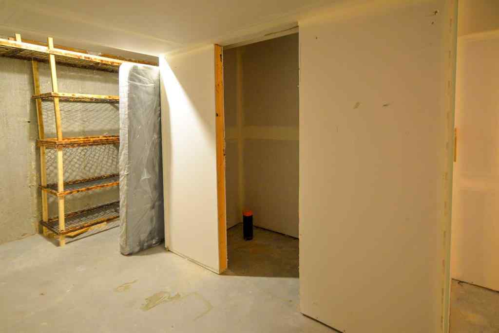 MLS® A2265552 - 145 Spring Creek Common SW in Springbank Hill Calgary, Residential