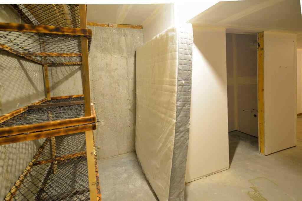 MLS® A2265552 - 145 Spring Creek Common SW in Springbank Hill Calgary, Residential