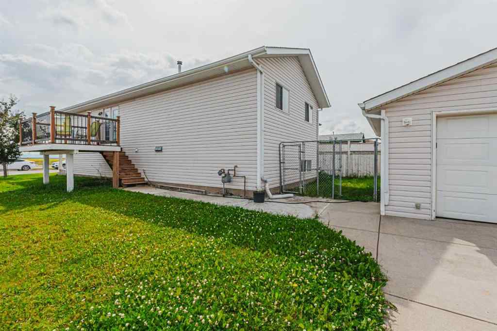 MLS® A2265554 - 96 Appleside Close SE in Applewood Park Calgary, Residential