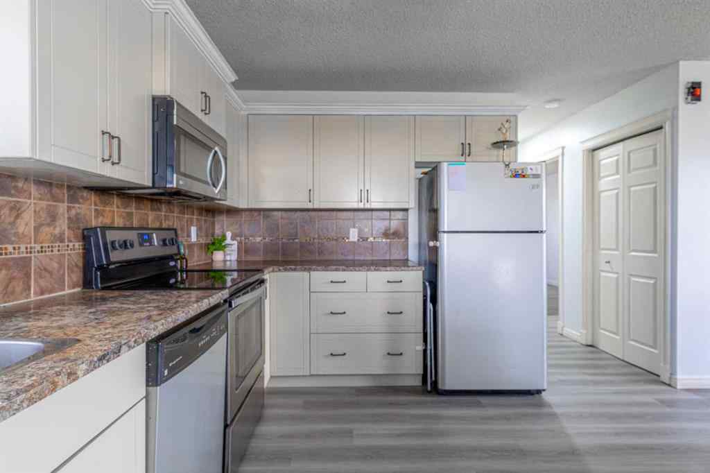 MLS® A2265554 - 96 Appleside Close SE in Applewood Park Calgary, Residential