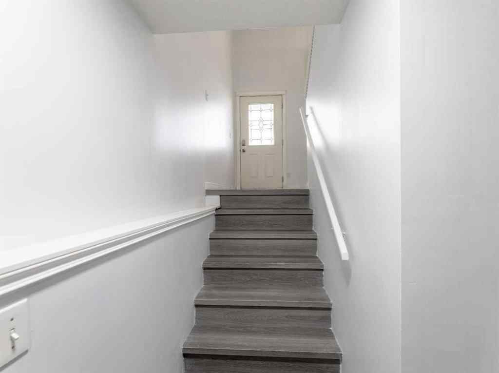 MLS® A2265554 - 96 Appleside Close SE in Applewood Park Calgary, Residential