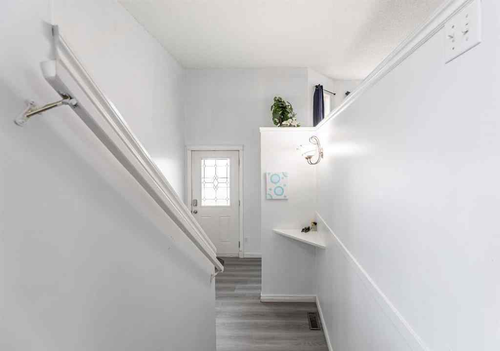 MLS® A2265554 - 96 Appleside Close SE in Applewood Park Calgary, Residential