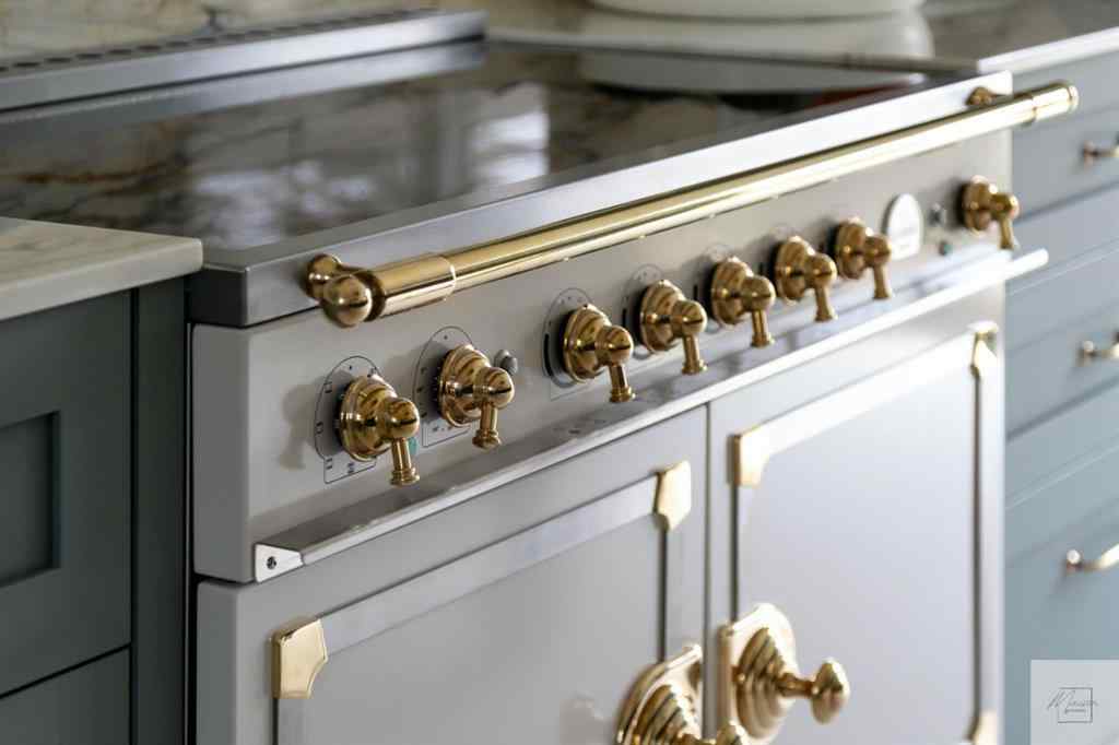 MLS® A2265555 - 1011 Lake Wapta Way SE in Lake Bonavista Calgary, Residential