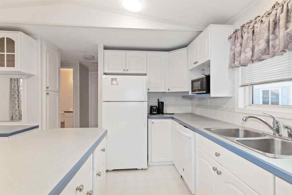 MLS® A2265565 - 210 Grant Way  in Gregoire Park Fort McMurray, Residential