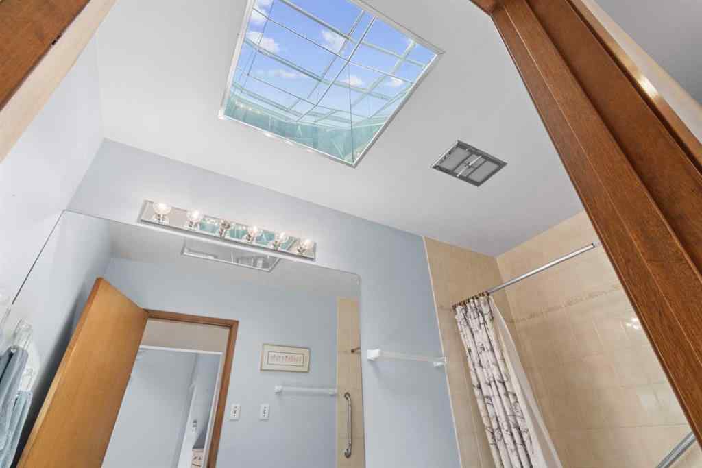 MLS® A2265566 - 612 56 Avenue SW in Windsor Park Calgary, Residential