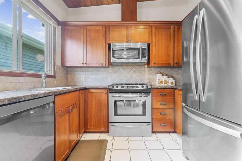 MLS® A2265566 - 612 56 Avenue SW in Windsor Park Calgary, Residential