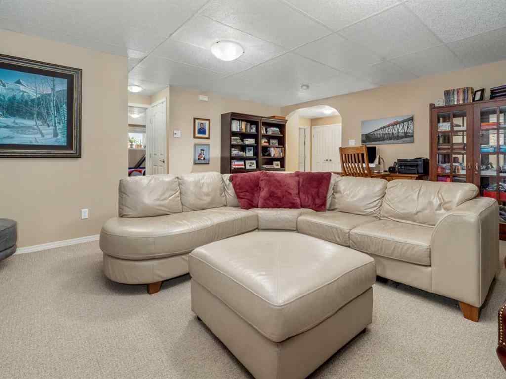 MLS® A2265568 - 536 Couleesprings Crescent  S in Southgate Lethbridge, Residential