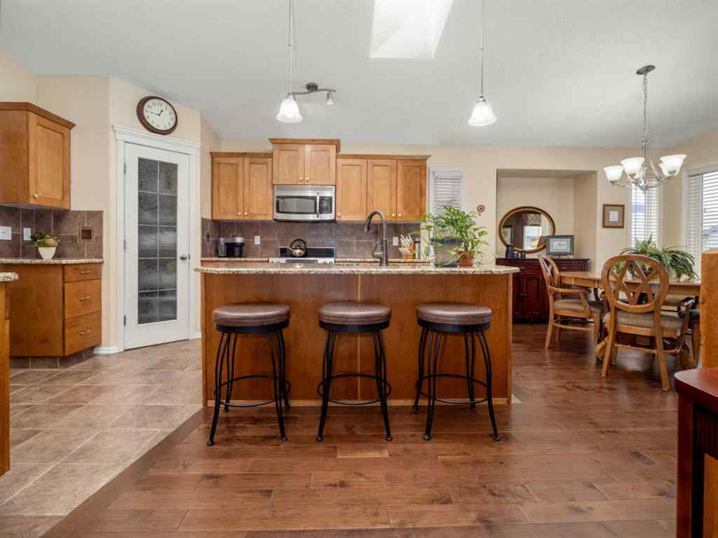 MLS® A2265568 - 536 Couleesprings Crescent  S in Southgate Lethbridge, Residential