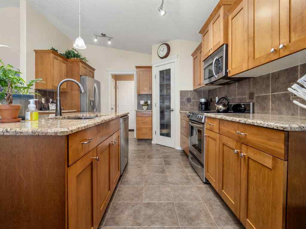 MLS® A2265568 - 536 Couleesprings Crescent  S in Southgate Lethbridge, Residential