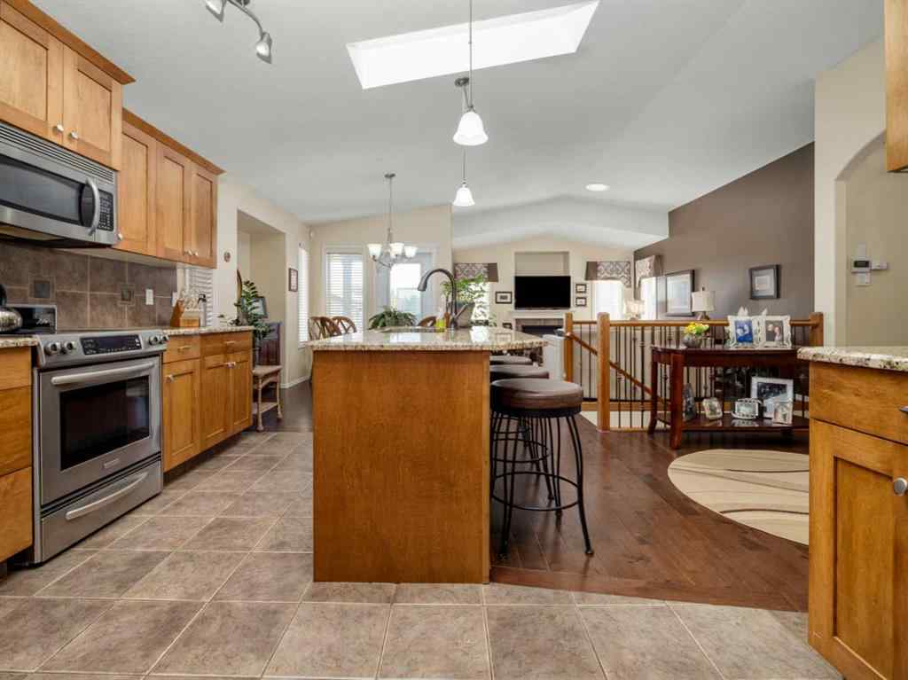 MLS® A2265568 - 536 Couleesprings Crescent  S in Southgate Lethbridge, Residential