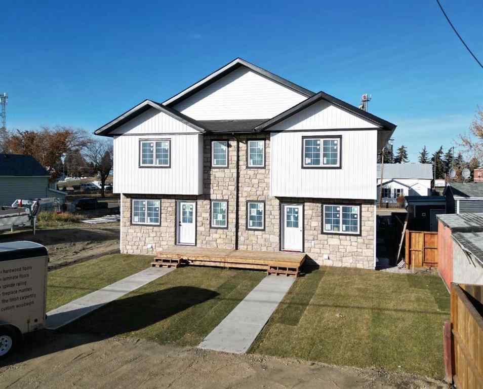 MLS® A2265569 - 5139 48th Street   in Central Innisfail Innisfail, Multi-Family
