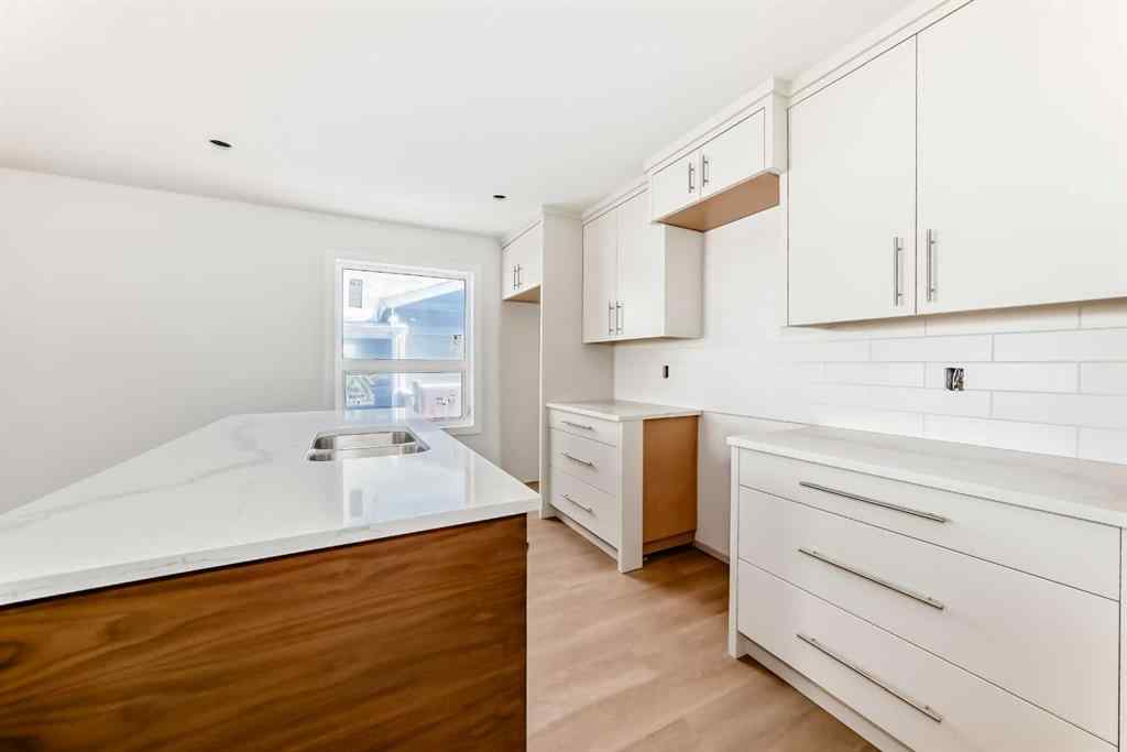 MLS® A2265569 - 5139 48th Street   in Central Innisfail Innisfail, Multi-Family