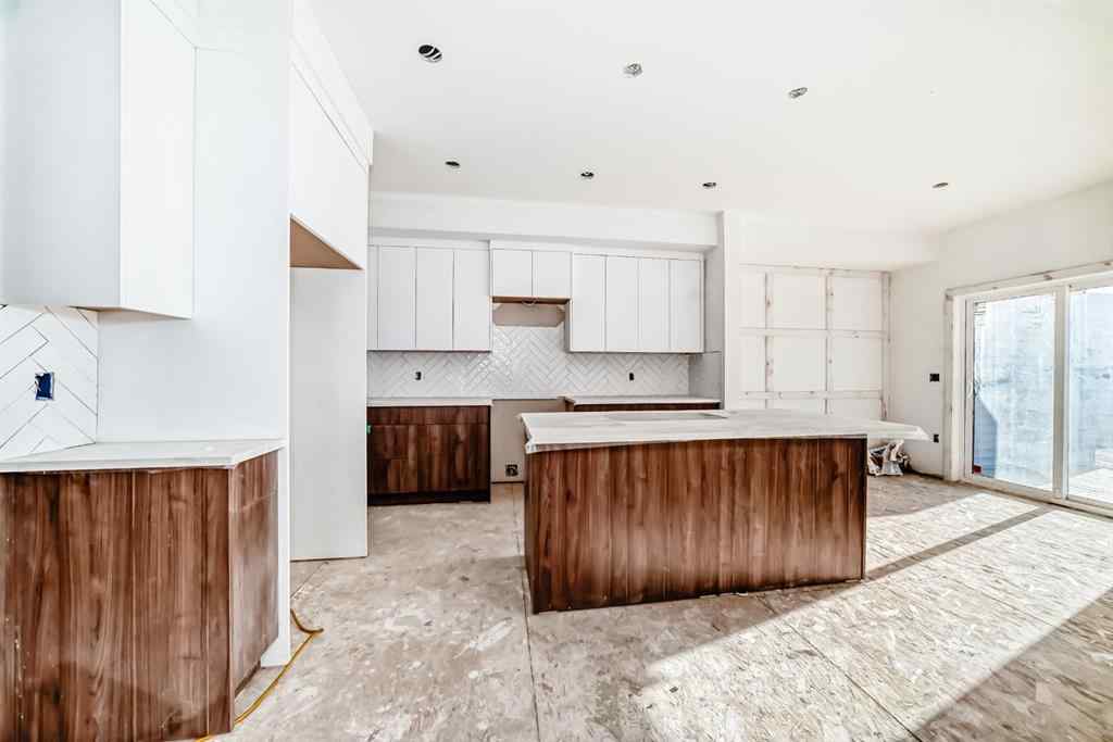 MLS® A2265580 - 512 Heritage Boulevard  in Heritage Hills Cochrane, Residential