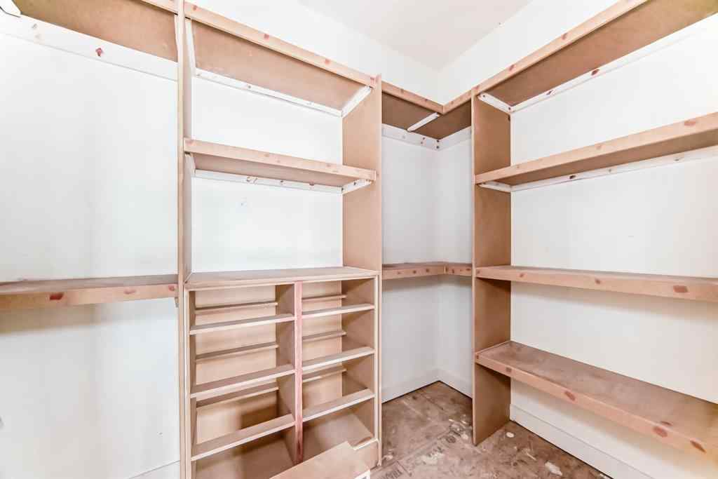 MLS® A2265580 - 512 Heritage Boulevard  in Heritage Hills Cochrane, Residential