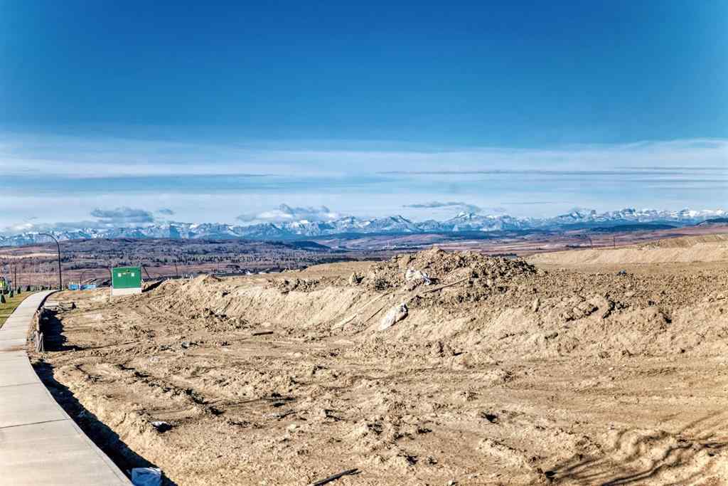 MLS® A2265580 - 512 Heritage Boulevard  in Heritage Hills Cochrane, Residential