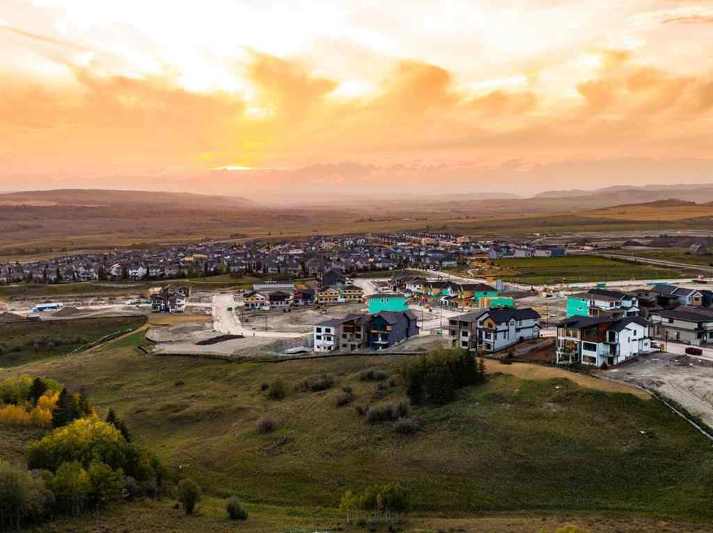MLS® A2265581 - 524 Heritage Boulevard  in Heritage Hills Cochrane, Residential
