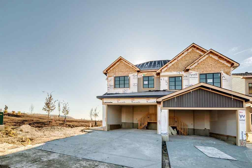 MLS® A2265581 - 524 Heritage Boulevard  in Heritage Hills Cochrane, Residential