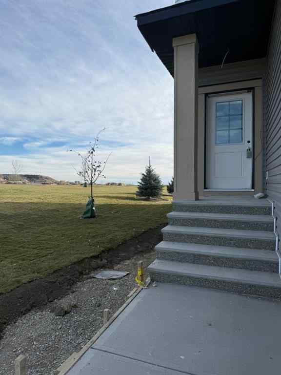 MLS® A2265581 - 524 Heritage Boulevard  in Heritage Hills Cochrane, Residential