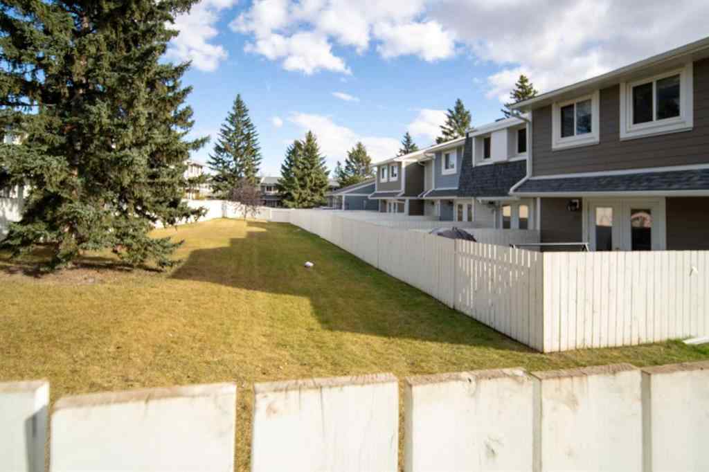 MLS® A2265583 - 212 Georgian Villas NE in Marlborough Park Calgary, Residential