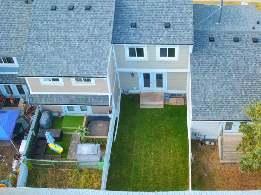 MLS® A2265583 - 212 Georgian Villas NE in Marlborough Park Calgary, Residential