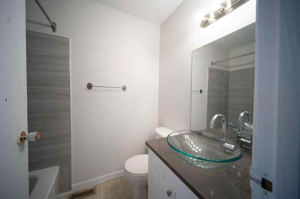 MLS® A2265583 - 212 Georgian Villas NE in Marlborough Park Calgary, Residential